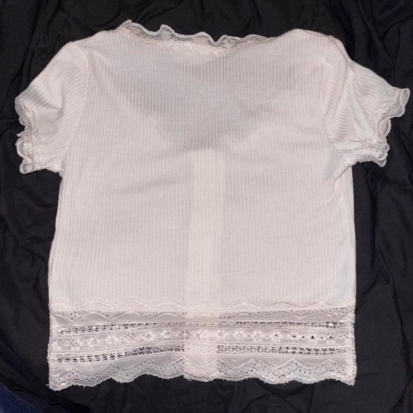 White Lace Cropped Tee - Picture 2 of 4